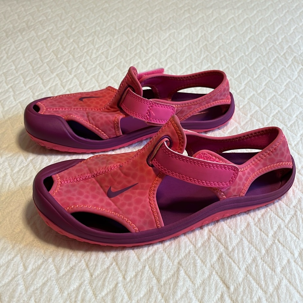 Nike kids water shoes, neoprene uppers, pink/purple 2Y